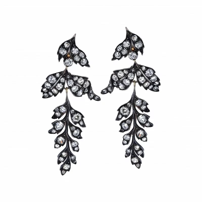 Ohrhänger-Ohrringe-Roségold-Diamanten-Altschliffdiamanten-Florales Design