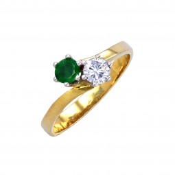 Smaragdring mit einem Diamant-K08108