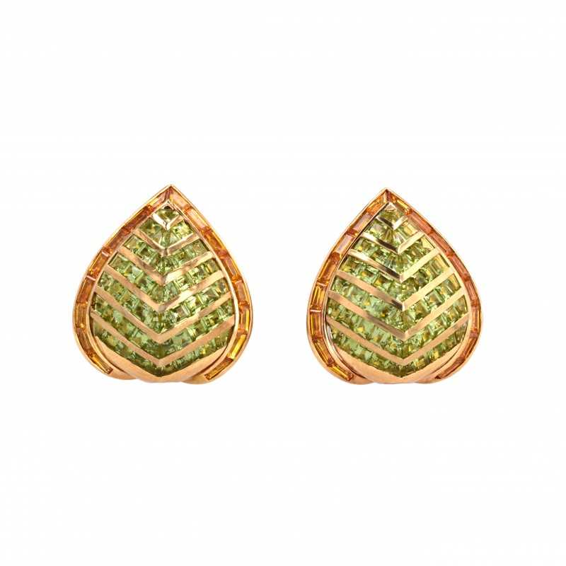 Ohrringe in Blattform mit Peridots-K08315